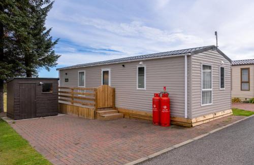 Boat of Garten Resort | Chalet Lodge 15 by Interhome