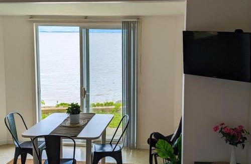 Cap-Saint-Ignace Ski Chalet | Chalet Loft #4 Waterfront with Spa, Fireplace and Wifi