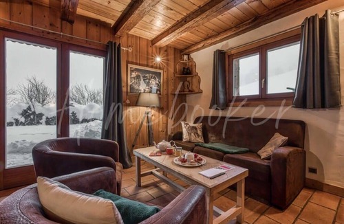 Demi-Quartier Ski Chalet | Chalet Lutins Summary