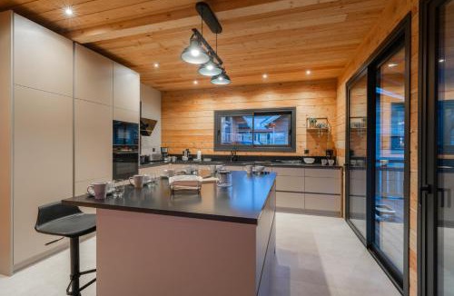 Forville Ski Chalet | Chalet luxe & spa, Black Diamond