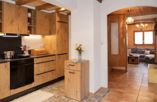 Chamoson Ski Chalet | Chalet Mélèze 1967 by Interhome