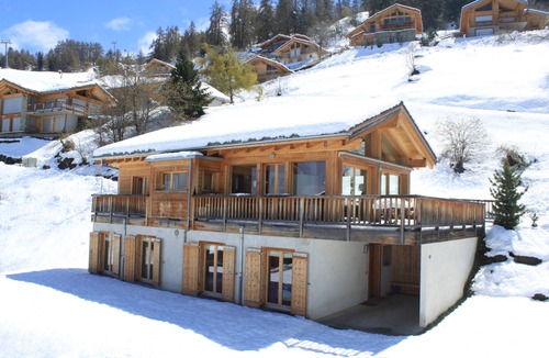 Sion Ski Chalet | Chalet Magrappé, direct access to the piste