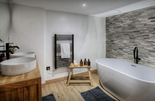 Manigod Ski Chalet | Chalet Manoe - OVO Network