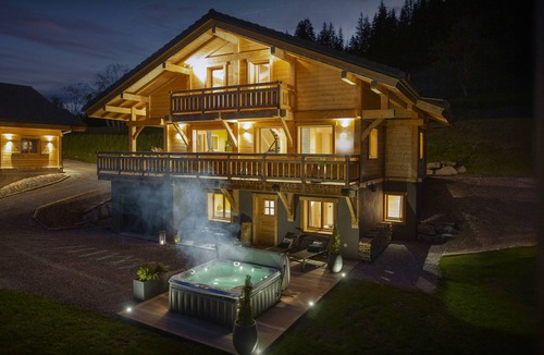 Manigod Ski Chalet | Chalet Marinaka - alpine luxury chalet for 11, jacuzzi - OVO Network