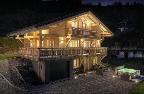 Manigod Ski Chalet | Chalet Marinaka - alpine luxury chalet for 11, jacuzzi - OVO Network