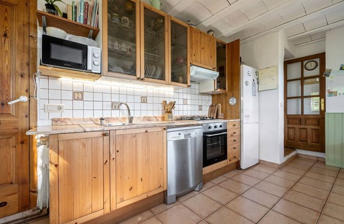 Montreal House | Chalet 'Mariti' with Sea View, Private Terrace and Wi-Fi