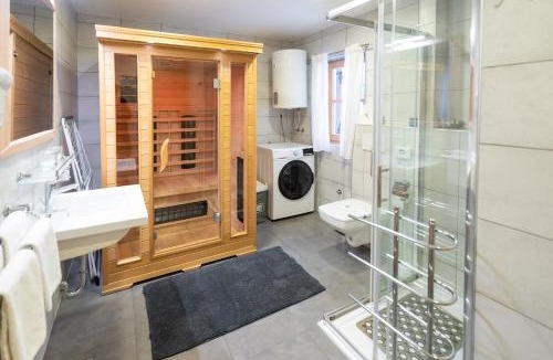 Rakovica House | Chalet Markoci With Hot Tub - Happy Rentals