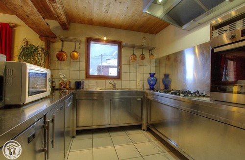 Thones Ski Chalet | Chalet Marlyne with large jacuzzi