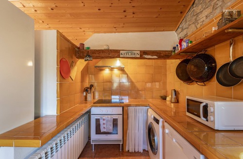 La Molsosa House | Chalet 'Masia La Clariana' with Mountain View, Private Pool and Wi-Fi