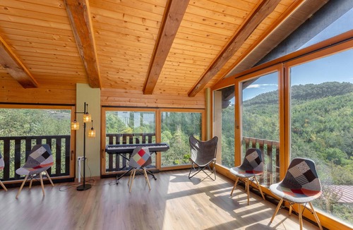 La Molsosa House | Chalet 'Masia La Clariana' with Mountain View, Private Pool and Wi-Fi