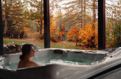 Pine Hill Ski Chalet | Chalet Mazama - Private Lake - Hot Tub - 16P
