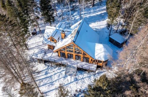 Pine Hill Ski Chalet | Chalet Mazama - Private Lake - Hot Tub - 16P