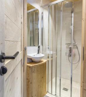 Le Praz de Lys Ski Chalet | Chalet Mazot Savoyard