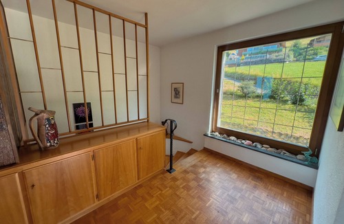 Aeschlen ob Gunten Ski Chalet | Chalet mit Pool und Sicht auf den Thunersee