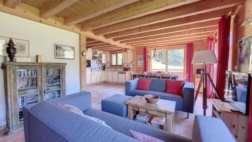 Le Biot Ski Chalet | Chalet MON FRERE