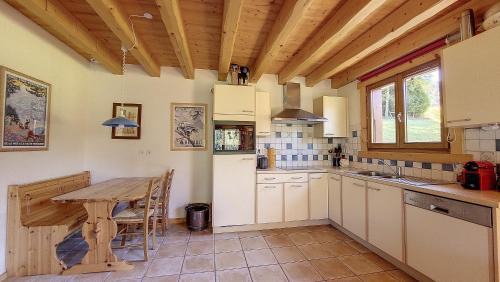 Le Biot Ski Chalet | Chalet MON FRERE