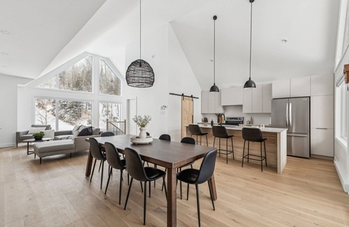 Mont-Tremblant Ski Chalet | Chalet Mont-Tremblant | Spa – River – Game Room