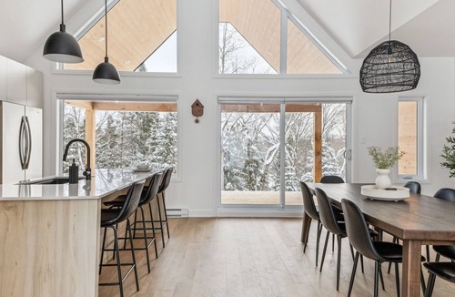 Mont-Tremblant Ski Chalet | Chalet Mont-Tremblant | Spa – River – Game Room