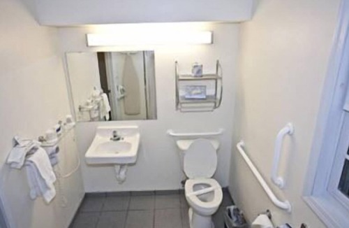 Mequon Hotel | Chalet Motel Mequon