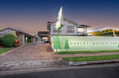 Bundaberg West Hotel | Chalet Motor Inn