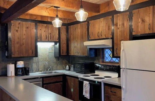 East Dover Ski Chalet | Chalet Mount Snow/Stratton Skiing/hiking