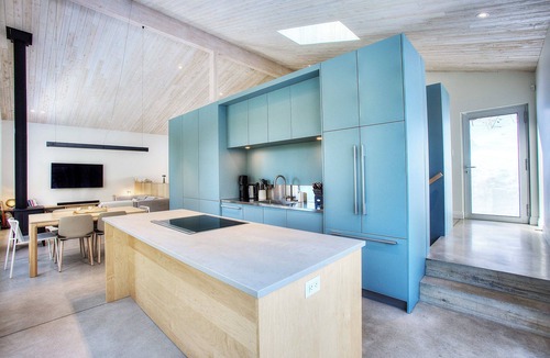 Les Pays-d'en-Haut Regional County Municipality Ski Chalet | Chalet Nørdva – Lakefront Spa & Sauna