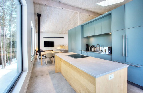 Les Pays-d'en-Haut Regional County Municipality Ski Chalet | Chalet Nørdva – Lakefront Spa & Sauna