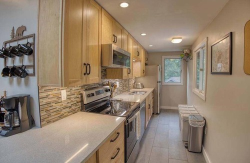 Birch Hill Ski Chalet | Chalet Near Downtown, Firepit, Dog Friendly, Grill