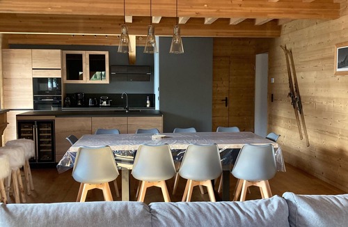 Mont-de-Lans Ski Chalet | Chalet Neuf Plein Centre