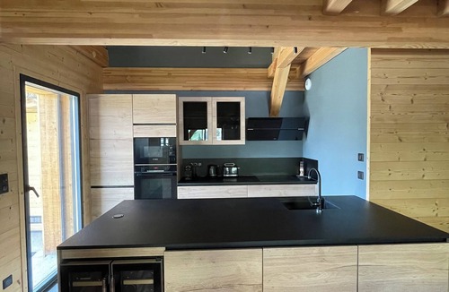 Mont-de-Lans Ski Chalet | Chalet Neuf Plein Centre