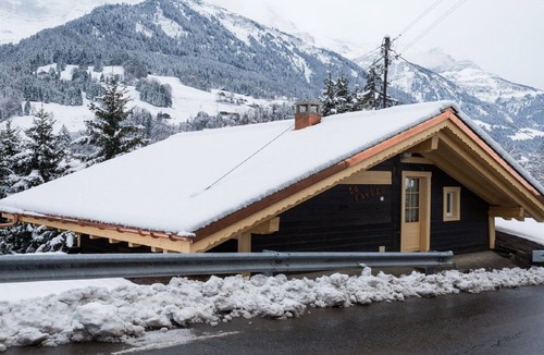 Val d'Illiez Ski Chalet | Chalet next to spa connected to Champéry ski lift system by mountain train