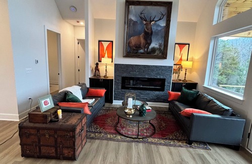 Shenandoah Ski Chalet | Chalet Noir Elevated Modern Hideaway Stylish 6BR Luxury Cabin w/River view