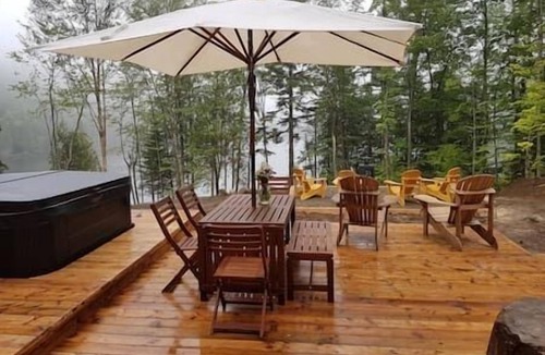 Entrelacs House | Chalet Nordique: Lakefront & Spa