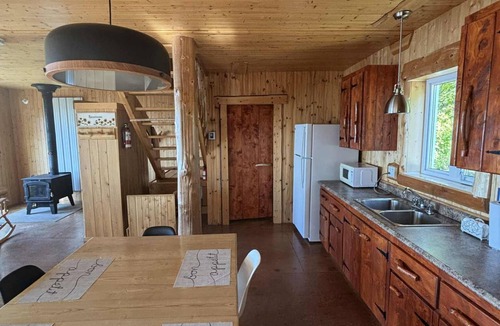 Notre-Dame-des-Neiges Ski Chalet | Chalet on a private beach on the St. Lawrence - quiet & breathtaking view