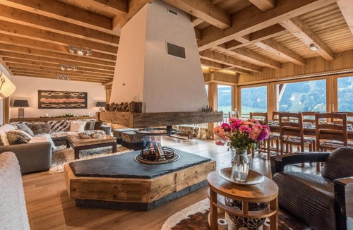 Morzine Ski Chalet | Chalet Omaroo II Morzine - by EMERALD STAY