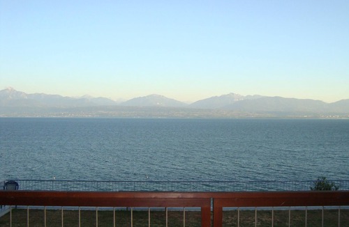 Saint-Prex Apartment | Chalet on the lake in St-Prex