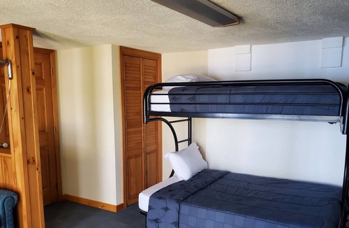 Liberty Ski Chalet | Chalet on the Lake w/dock!