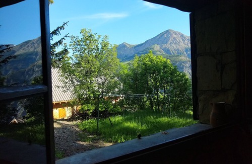 Allos Ski Chalet | Chalet on the slopes