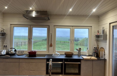 Morienval Ski Chalet | Chalet-Panoramic-Ensuite with Bath-Countryside view