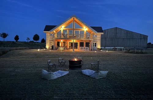 Morienval Ski Chalet | Chalet-Panoramic-Ensuite with Bath-Countryside view