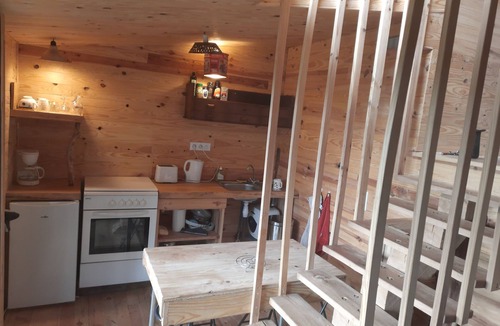 Villefranche-de-Panat Ski Chalet | Chalet perched between river and lake