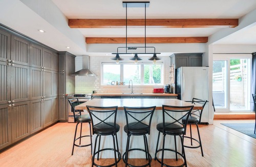 Val-des-Bois Ski Chalet | Chalet Petit Bonheur - Waterfront (beautiful beach) - Fully equipped