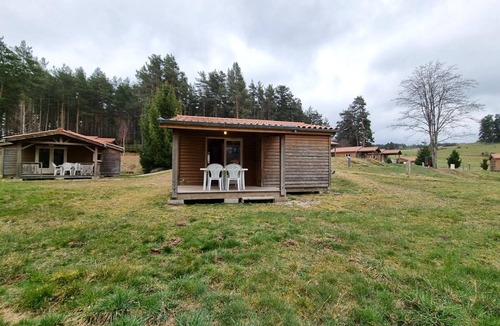 Usson-en-Forez Cottage | Chalet pets allowed - 4 guests