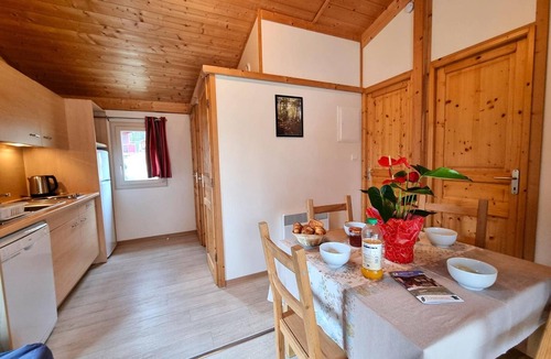 Usson-en-Forez Cottage | Chalet, pets welcome in Haut-Forez - 4 guests