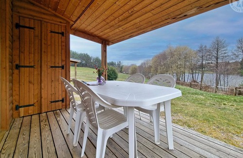 Usson-en-Forez Cottage | Chalet, pets welcome in Haut-Forez - 4 guests