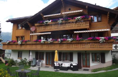 Graechen Apartment | Chalet Petunia