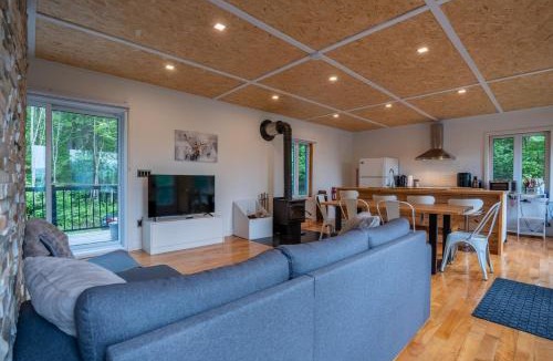 Notre-Dame-de-Montauban Apartment | Chalet Playground Spa, nature en Mauricie
