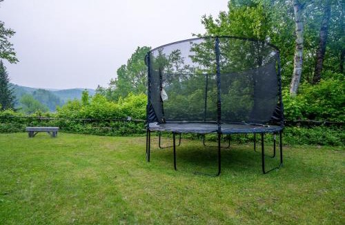 Notre-Dame-de-Montauban Apartment | Chalet Playground Spa, nature en Mauricie