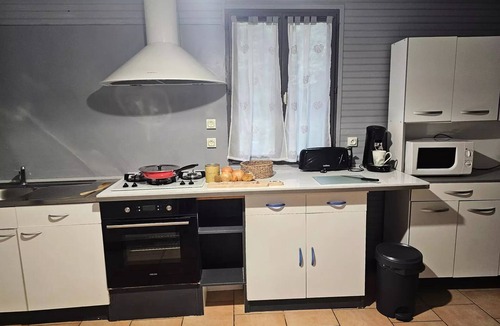 Douville Ski Chalet | Chalet pond view 5 persons