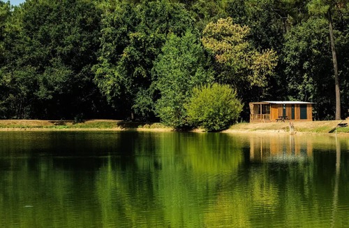 Douville Ski Chalet | Chalet pond view 5 persons